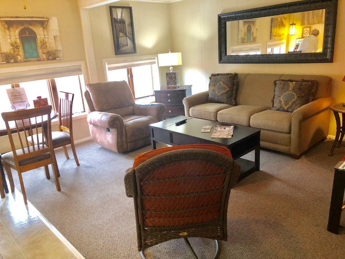 Galena Penthouse Overlooking Main Street With Free Off Street Parking מראה חיצוני תמונה